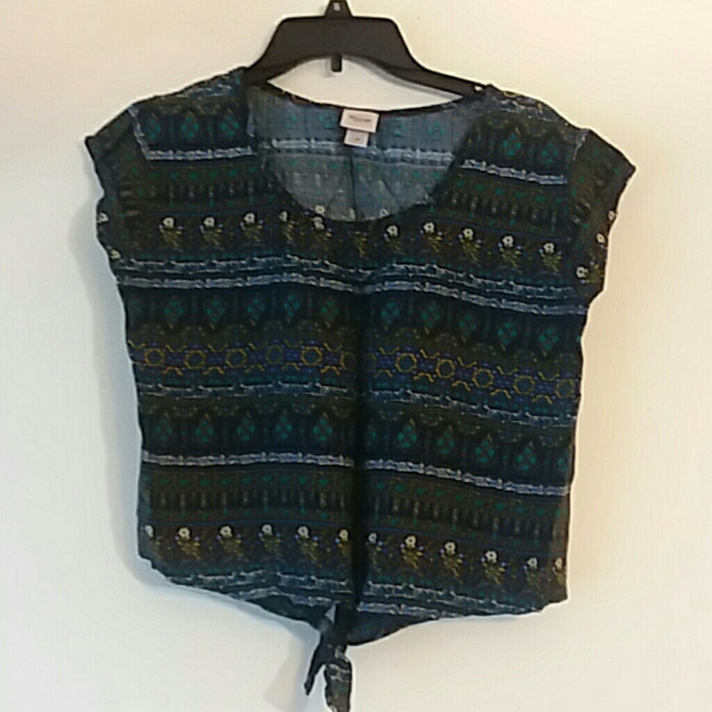 Mossimo Cropped Blouse. Must Bundle